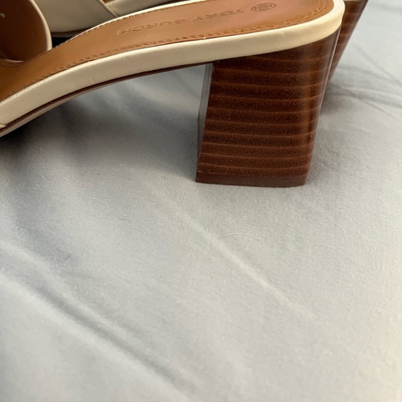 Size 8 amazing condition Tory Burch mules. - Picture 2 of 6